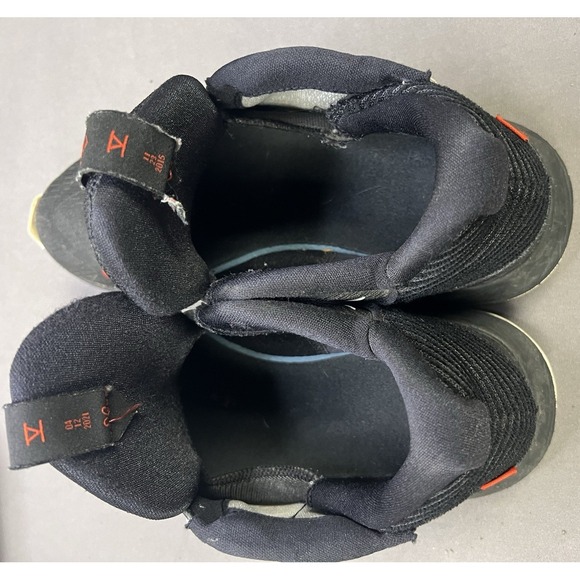 Nike Kyrie Irving 5 Low Dominoe Black White Chile Red Size 9.5 DJ6012-001 - Picture 10 of 11